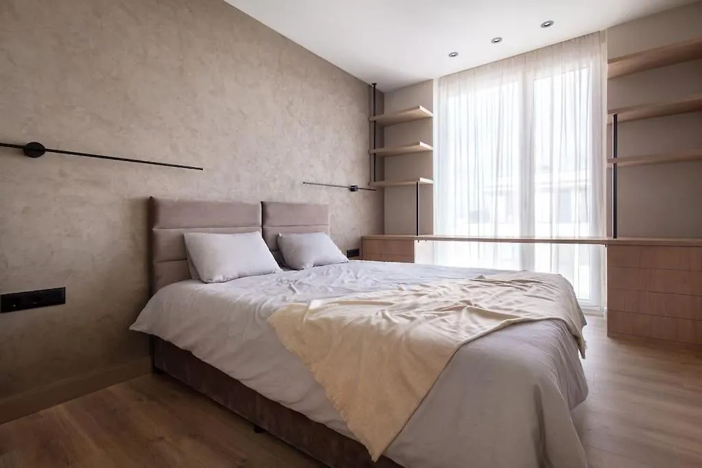 Cozy Elegant 2Br Apt + Free Parking Next To Paradise Mall Sofia 0*,  Bulgarije